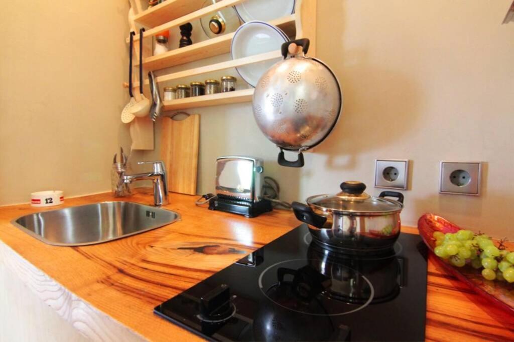Charming Rooftop Nest With Awesome Acropolis View Downtown Атина Екстериор снимка